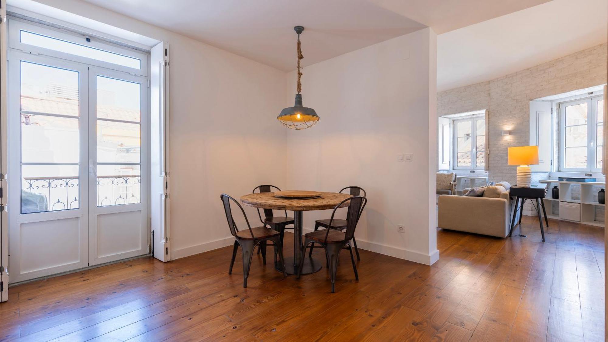 Charming 3Bdr Duplex In City Center By Lovelystay ลิสบอน ภายนอก รูปภาพ