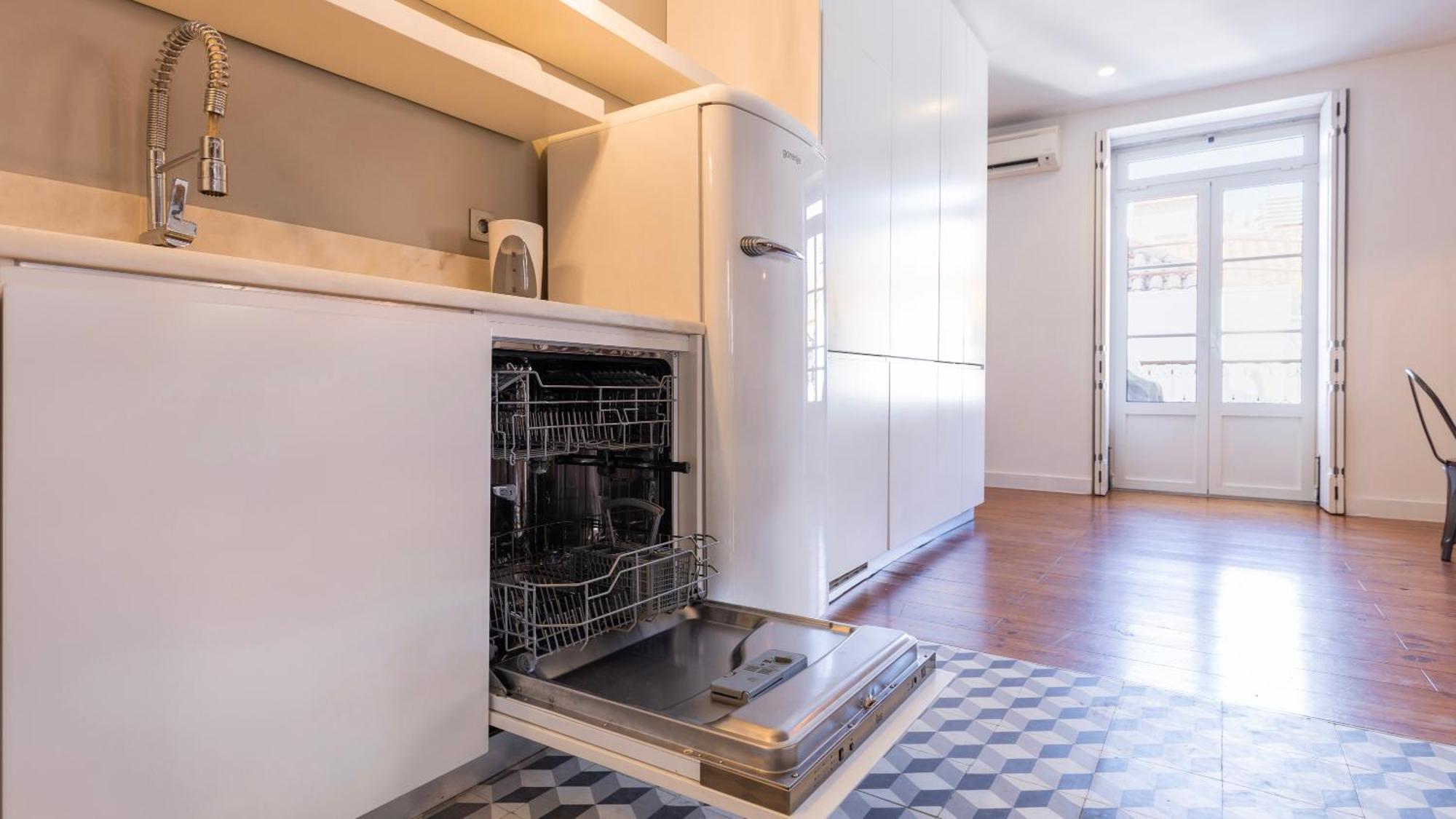 Charming 3Bdr Duplex In City Center By Lovelystay ลิสบอน ภายนอก รูปภาพ