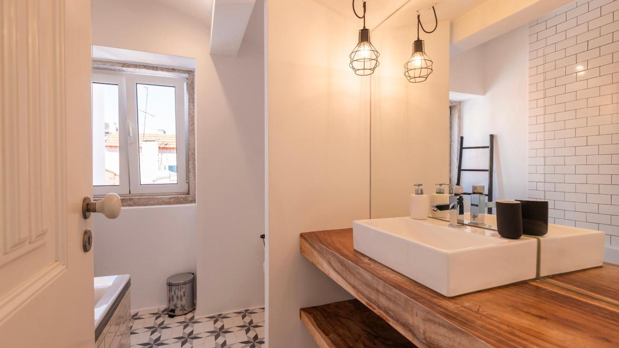 Charming 3Bdr Duplex In City Center By Lovelystay ลิสบอน ภายนอก รูปภาพ